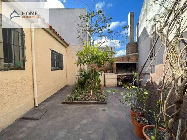 #BU162 - Casa para Venta en Montevideo - UY-MO