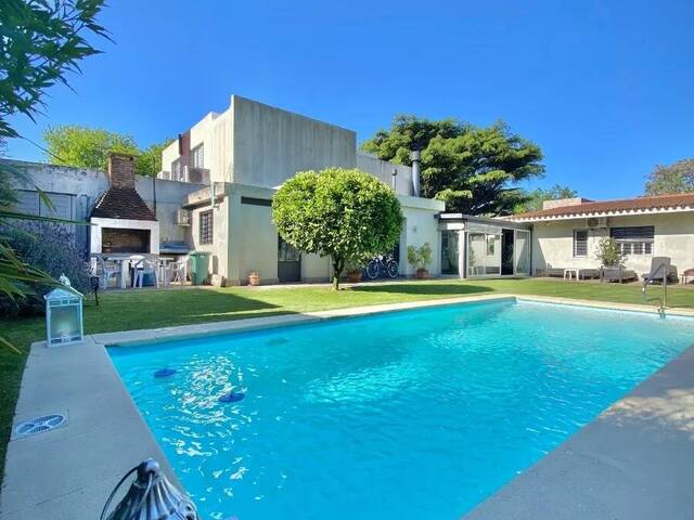 #CA241 - Casa para Venta en Montevideo - UY-MO - 2