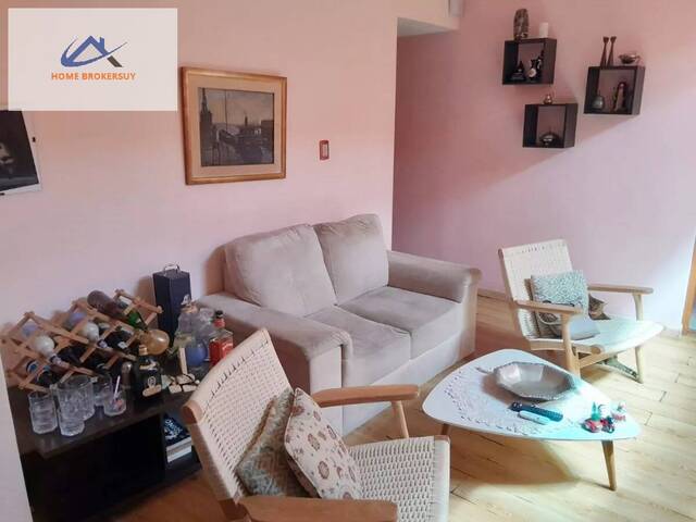 #LB1033C - Casa para Venta en Montevideo - UY-MO - 2