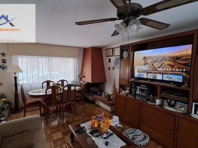 #CO1320 - Casa para Venta en Montevideo - UY-MO - 1