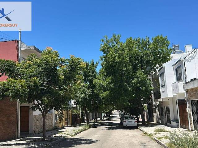 Venta en VILLA DOLORES - Montevideo