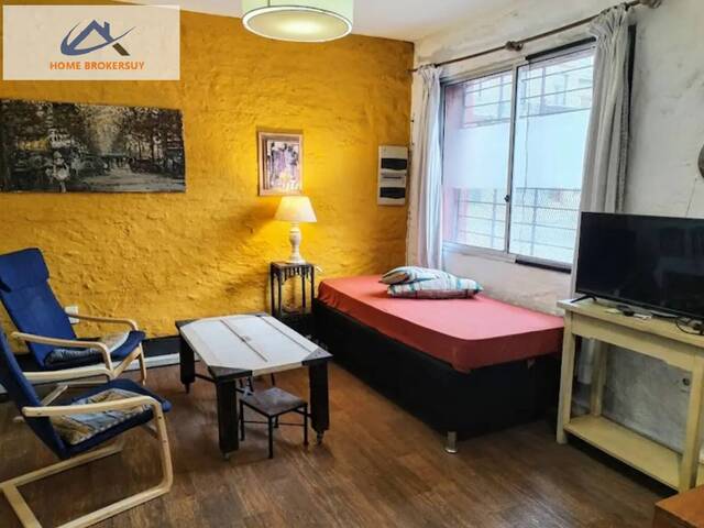 #AG1593 - Casa para Alquiler en Montevideo - UY-MO - 1