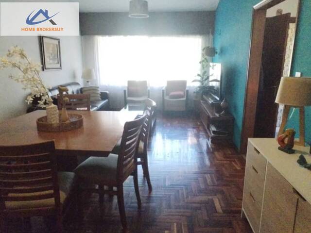 #JV1664 - Casa para Venta en Montevideo - UY-MO - 2