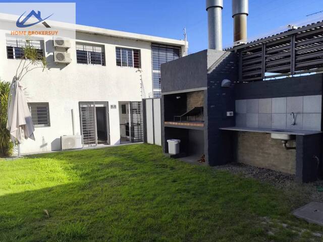 #MA1683C - Casa para Venta en Montevideo - UY-MO - 1