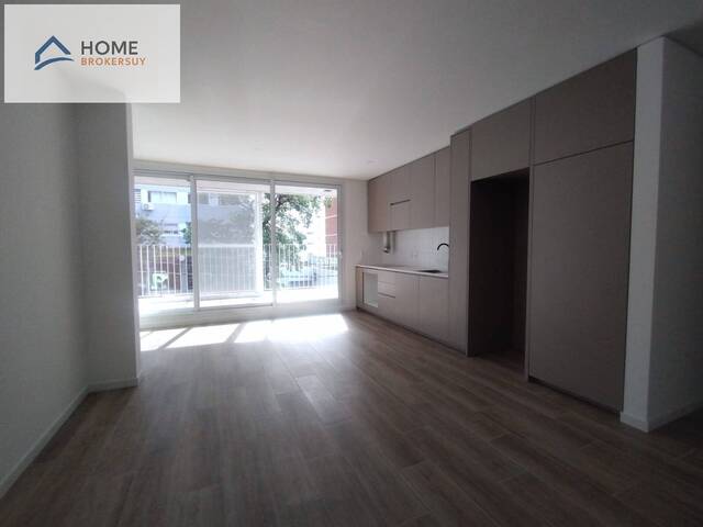 #PC2105 - Apartamento para Alquiler en Montevideo - UY-MO - 2