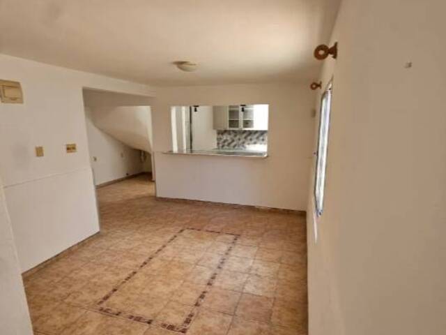 #BU2135 - Casa para Alquiler en Montevideo - UY-MO - 3