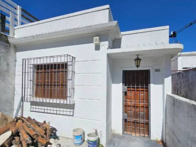 #BU2135 - Casa para Alquiler en Montevideo - UY-MO - 1