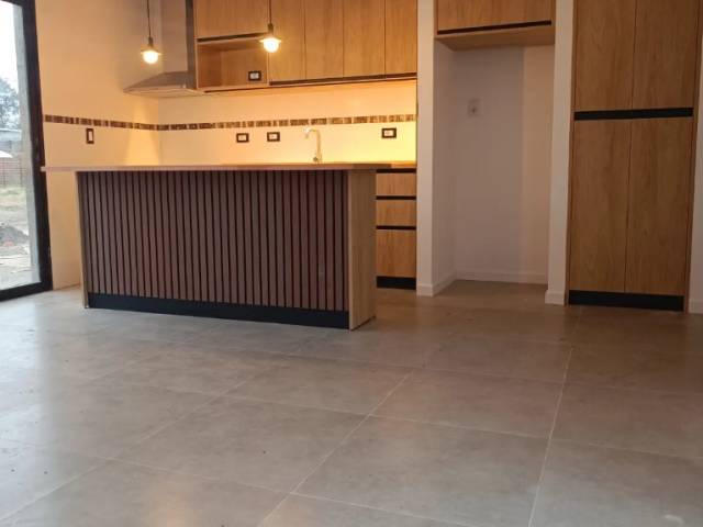 #LA2208 - Casa para Venta en Ciudad de la Costa - UY-CA