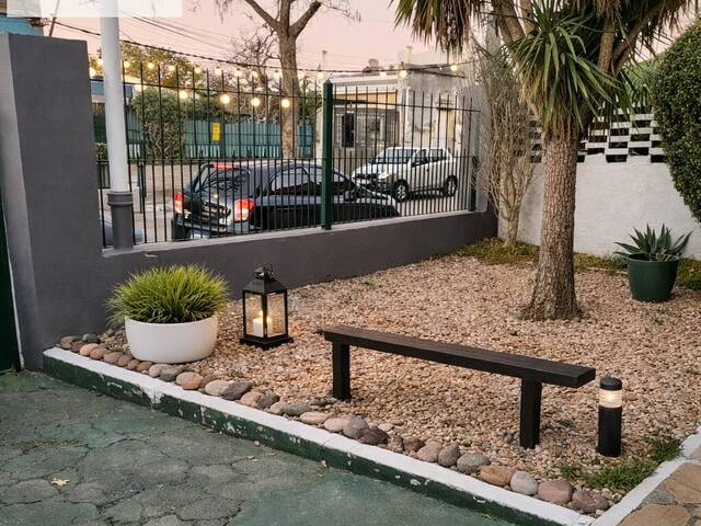#BU1453 - Casa para Venta en Montevideo - UY-MO - 2