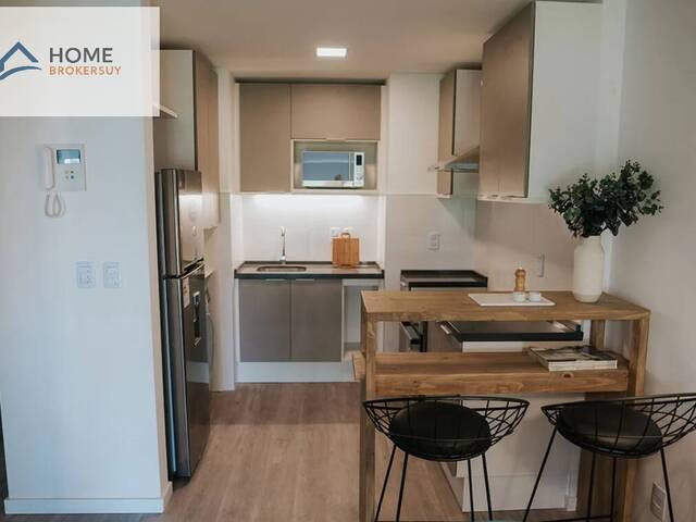#CE2263 - Apartamento para Alquiler en Montevideo - UY-MO