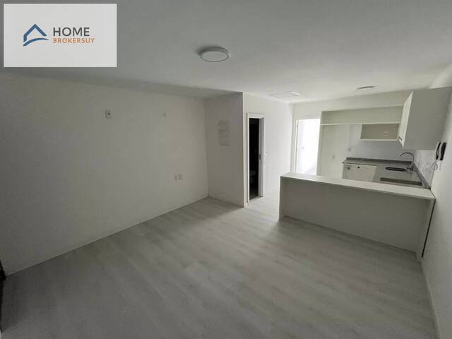 #GO716 - Apartamento para Venta en Montevideo - UY-MO